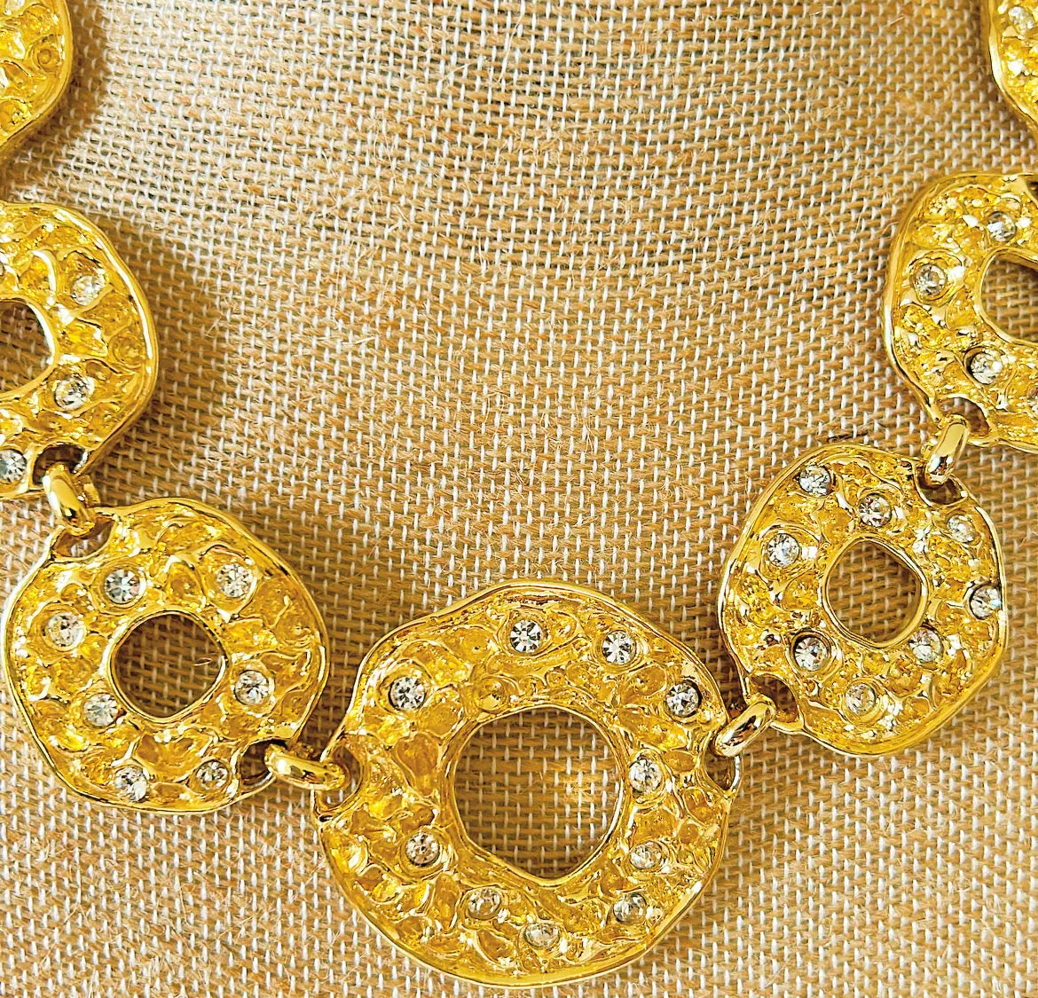 80s massive couture style hammered style gold metal tone couture style necklace