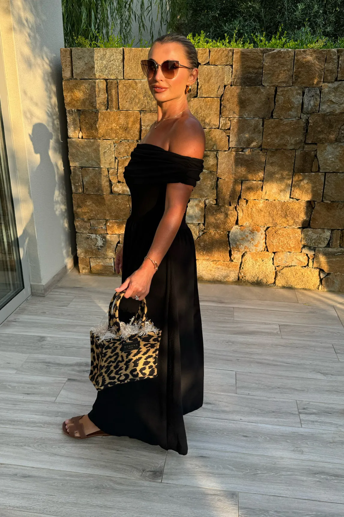 BLACK OFF SHOULDER MIDAXI DRESS