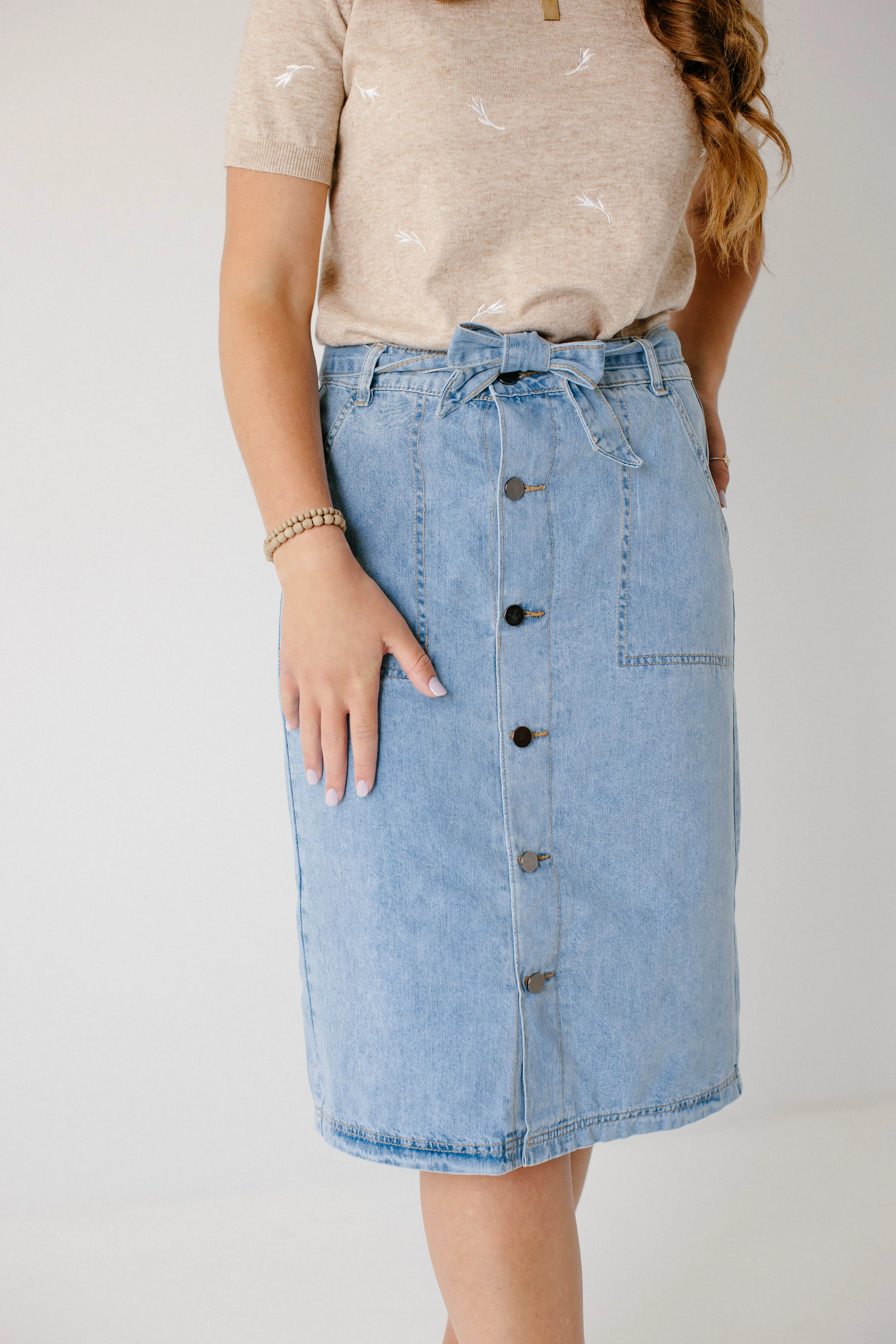 'Cassidy' Button Down Tie Waist Denim Skirt in Light Wash