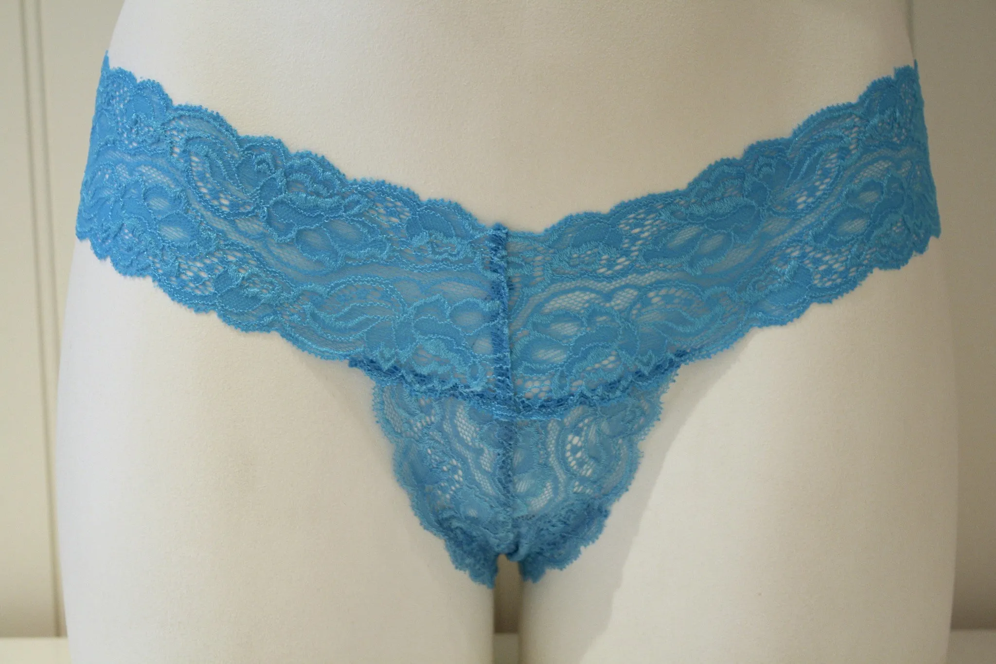 Chloe Lace Thong | Bluebird