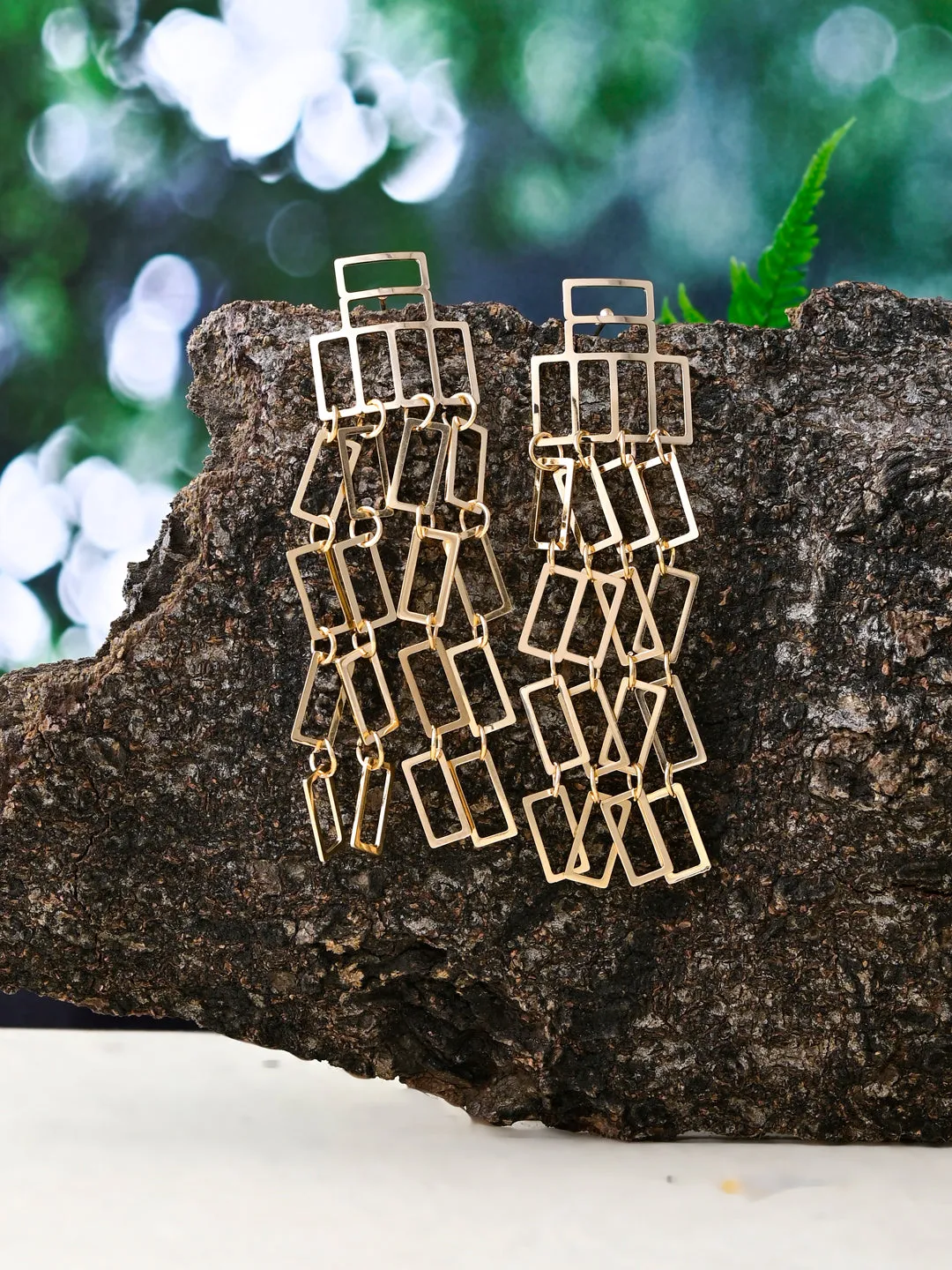 Contemporary Western Style Dangler Earring