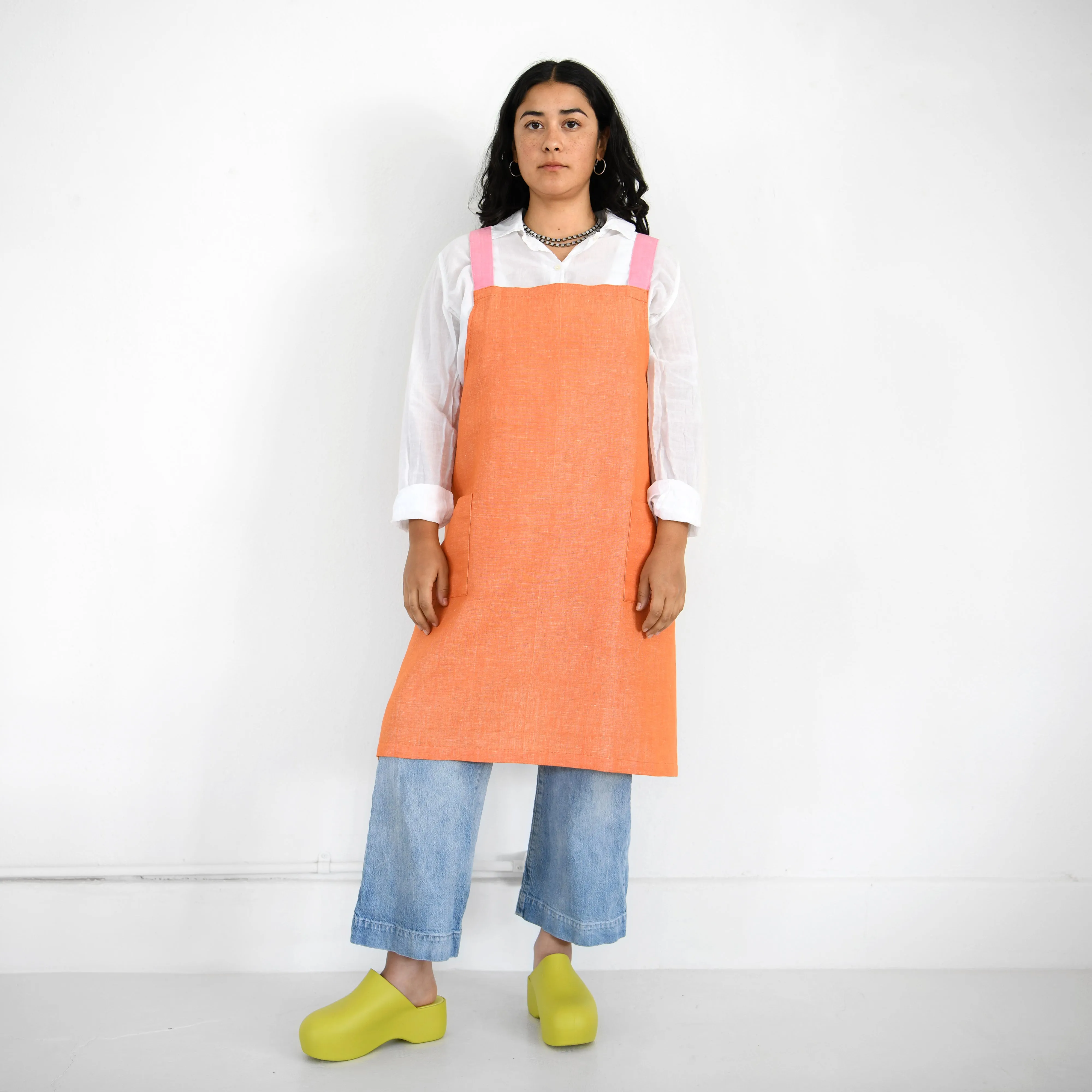 Linen / Cotton Crossback Apron - Orange   Rosa